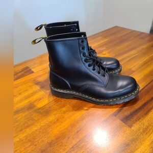 Dr Martens 1406 NWOT